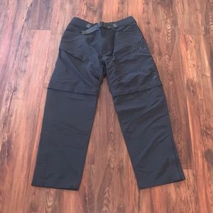 The north face grey Convertible pants into shorts men’s medium short